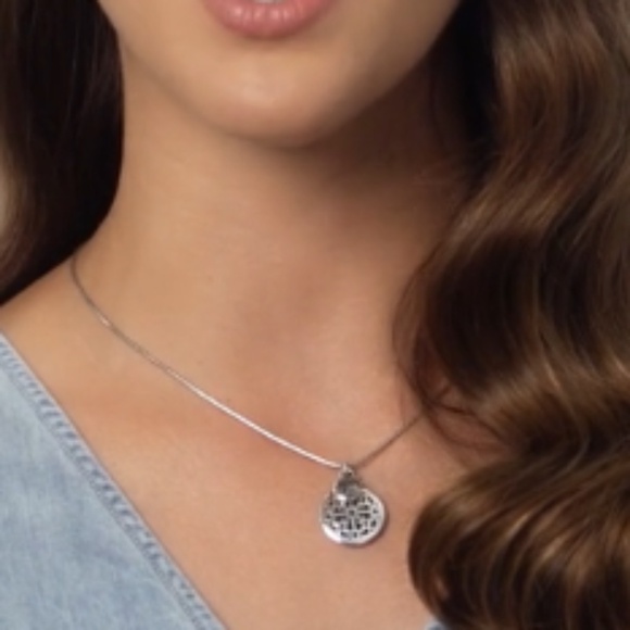 Ferrara Petite Necklace STYLE JL4760 NWT Silver Plated - Picture 15 of 16